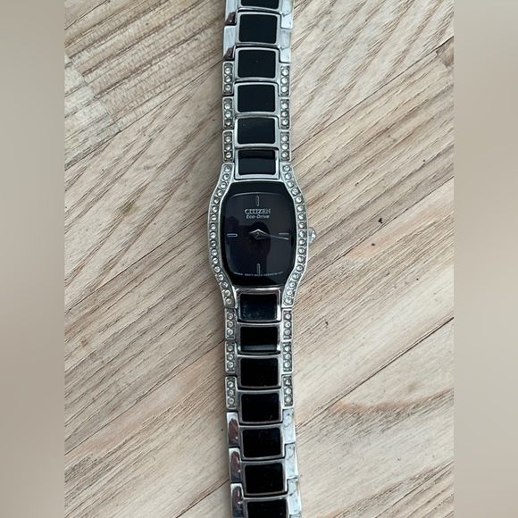 Citizen Eco-Drive Ladies Watch Crystals Black Dial and Bracelet Solar Powered - Picture 5 of 14